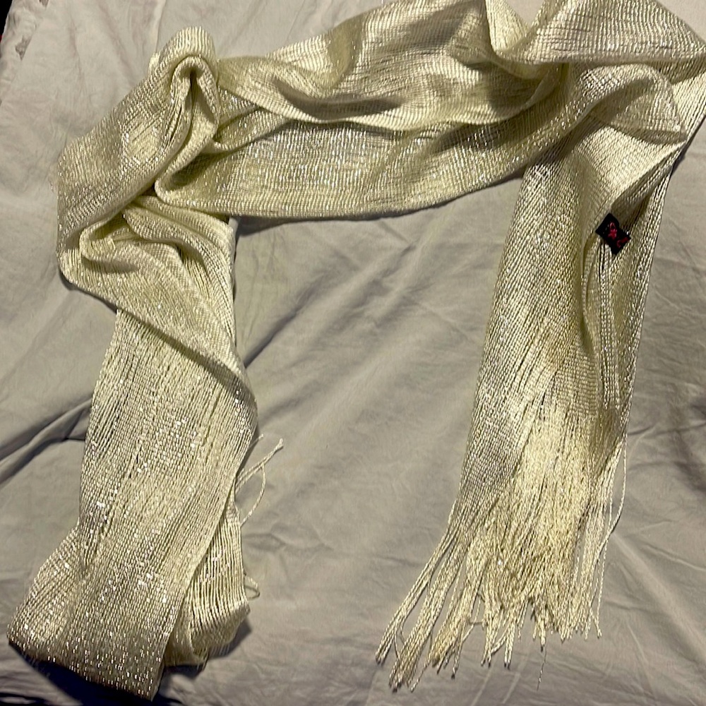 Wrap scarf- silver glitter, polyester. Never worn